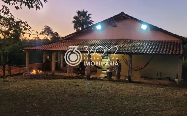 Chácara para Venda em Tatuí, Centro, 3 dormitórios, 1 suíte, 3 banheiros, 4 vagas