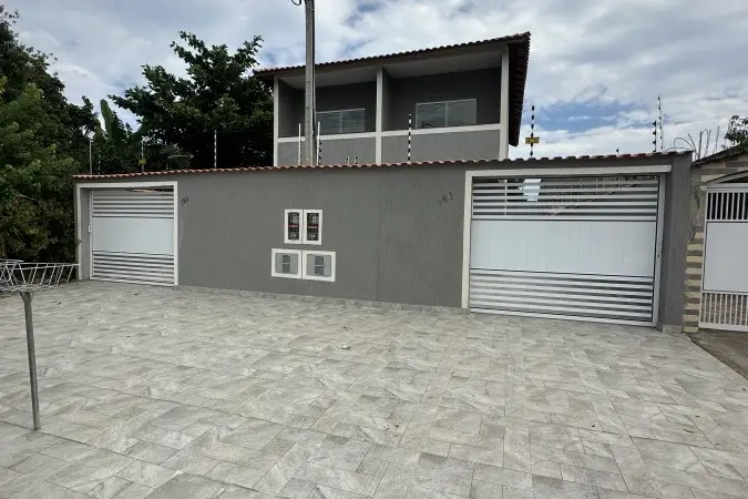 Sobrado para Venda em Mongaguá, Balneário Itaoca, 2 dormitórios, 2 banheiros, 4 vagas