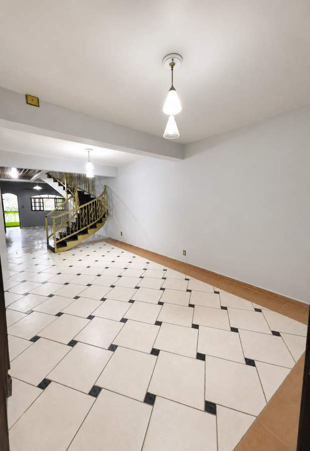 Sobrado para Venda em Santo André, Vila Vitória, 3 dormitórios, 1 suíte, 4 banheiros, 8 vagas - apoio