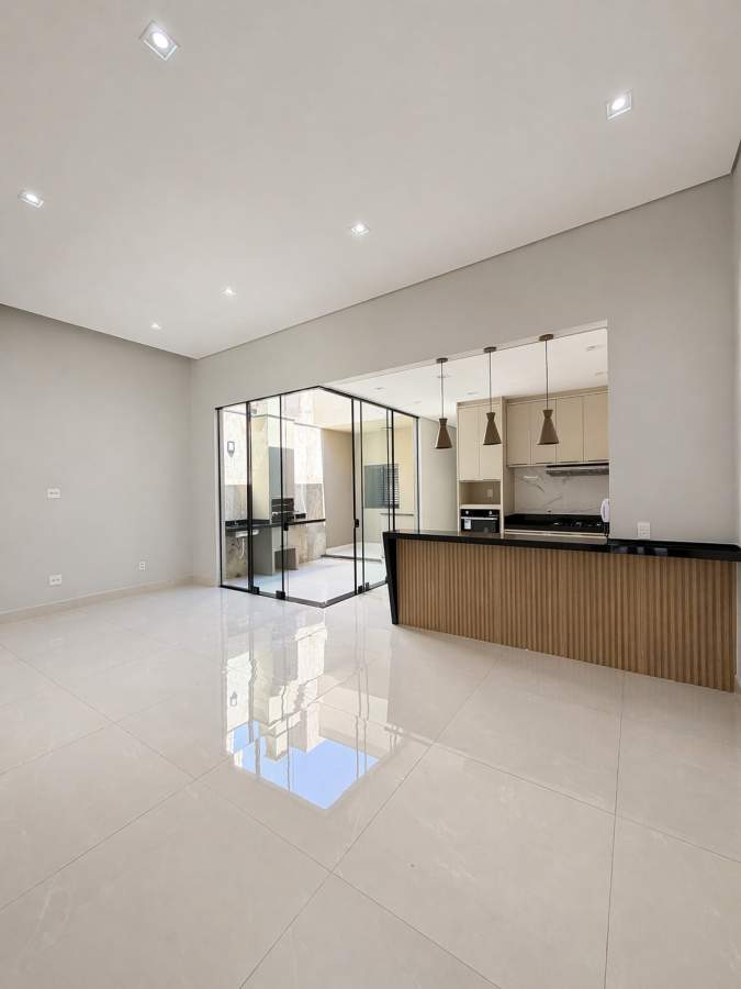 Casa para Venda em Bragança Paulista, Residencial Quinta dos Vinhedos, 3 dormitórios, 1 suíte, 2 banheiros, 2 vagas - apoio
