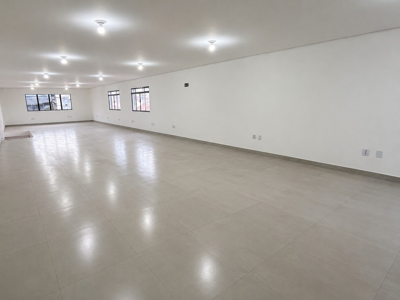 Salão Comercial para Venda em São Caetano do Sul, Cerâmica, 3 banheiros - apoio