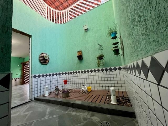 Sobrado para Venda em Santo André, Jardim Stella, 3 dormitórios, 3 suítes, 6 banheiros, 4 vagas - apoio