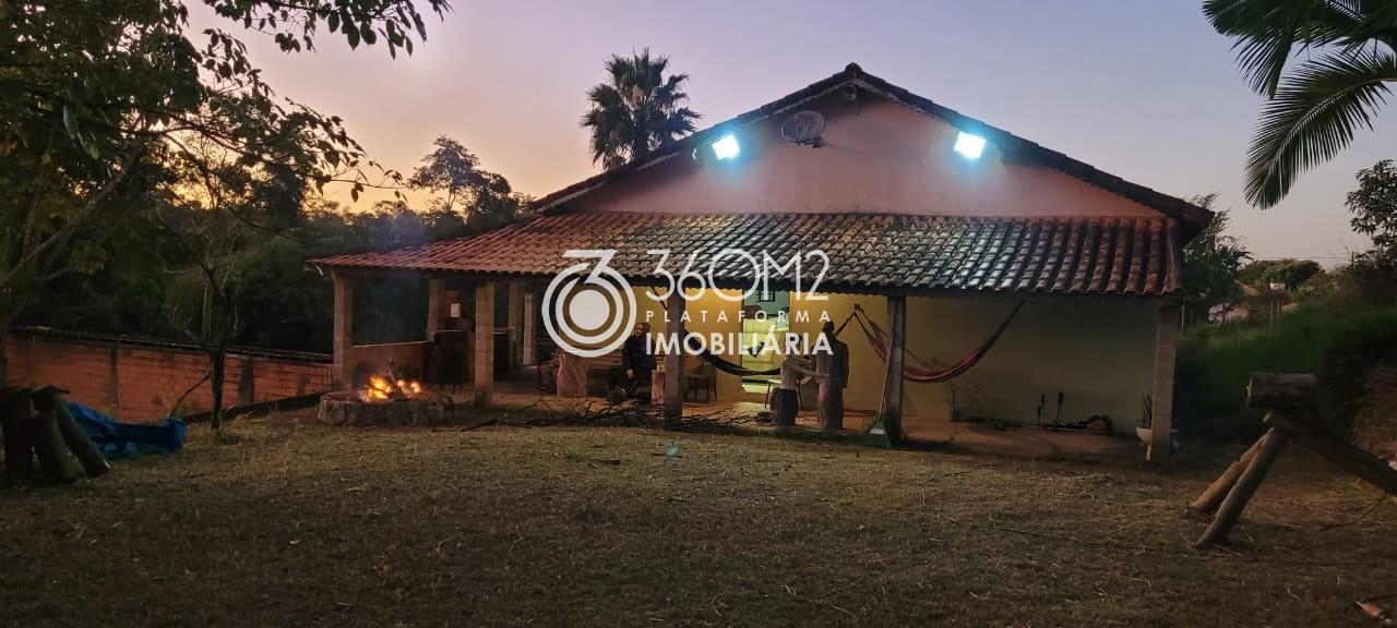 Chácara para Venda em Tatuí, Centro, 3 dormitórios, 1 suíte, 3 banheiros, 4 vagas
