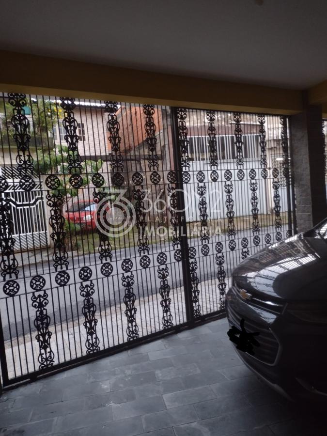 Sobrado para Venda em Carapicuíba, Parque Santa Teresa, 3 dormitórios, 2 banheiros, 3 vagas
