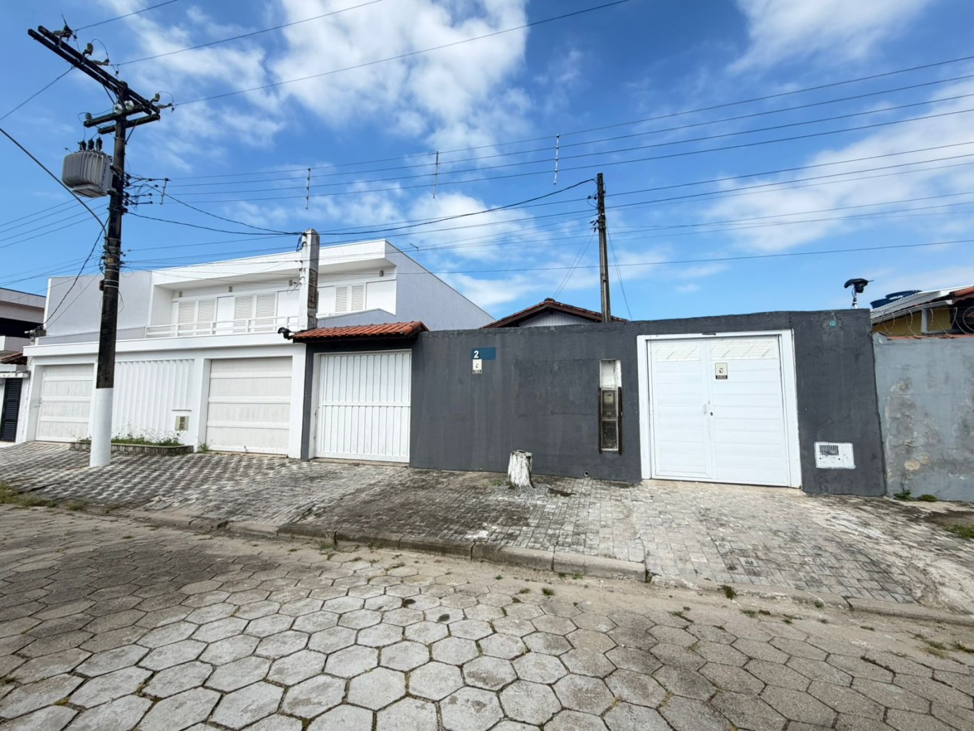 Casa para Venda em Mongaguá, Jardim Santana, 3 dormitórios, 2 suítes, 3 banheiros, 5 vagas - apoio